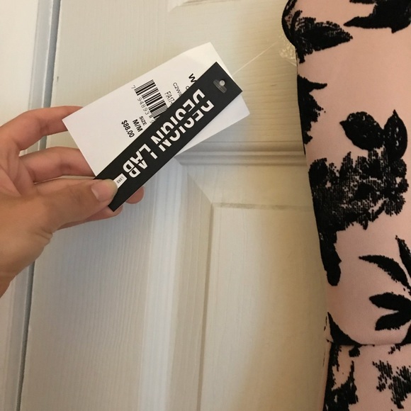 Design Lab ruffled sleeveless dress! - Picture 6 of 6